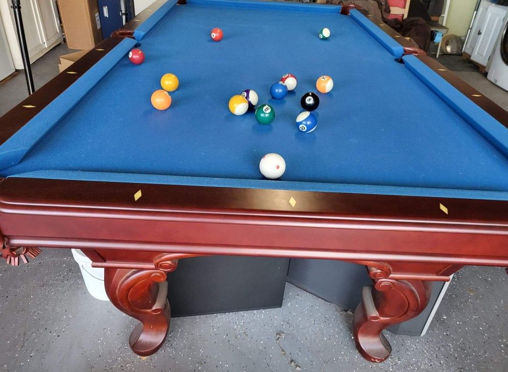 Billiard table complete set