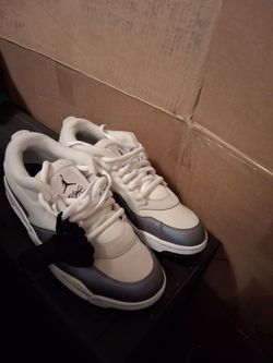 Jordan 4 RM size 11