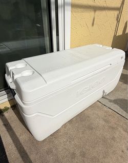 Ice cooler igloo