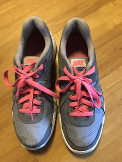 Nike sneakers size 9