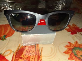 Ray-Ban Wayfarer Sunglasses Black