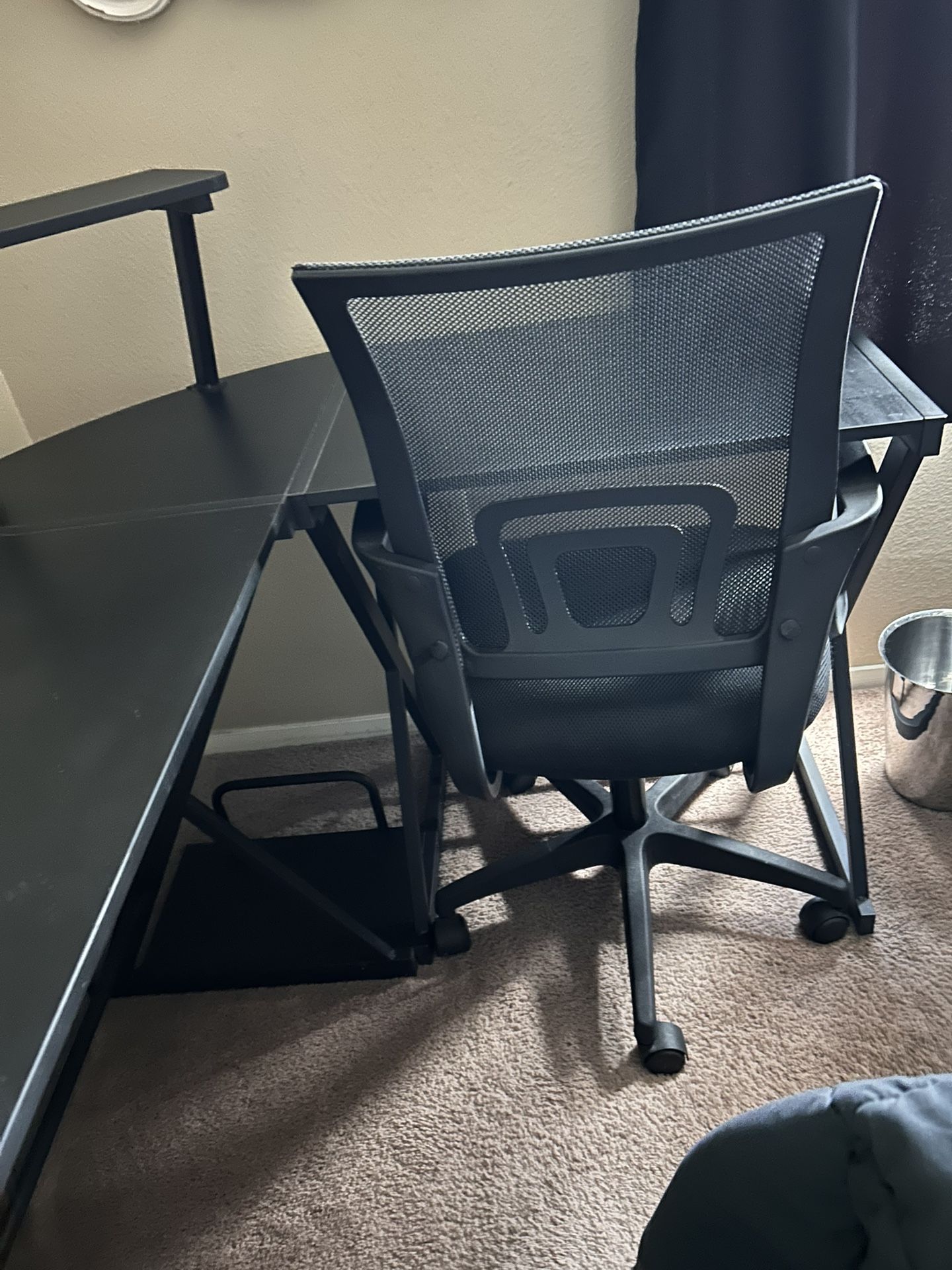 Corner Desk Makes Into TWO Separate Desks.. And Lumbar Chair
