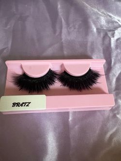 ÷† Brand new, premium handmade strip lashes in the style BRATZ