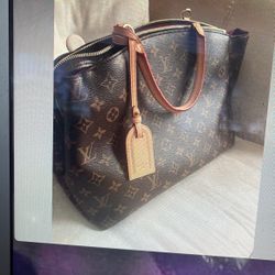 Louis Vuitton Bag - Authentic 