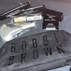 Bobbi brown brand new make up back with 2 brushes & 4 different unopened make up