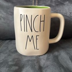 New Without Tags Rae Dunn St. Patrick’s Day Pinch Me Coffee Tea Mug Cup 