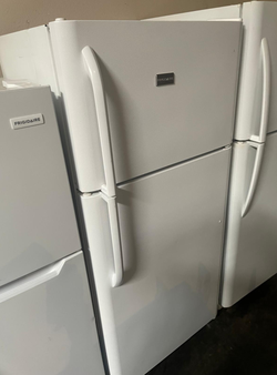 Frigidaire Top Freezer Fridge – White, clean interior, 60‑day warranty