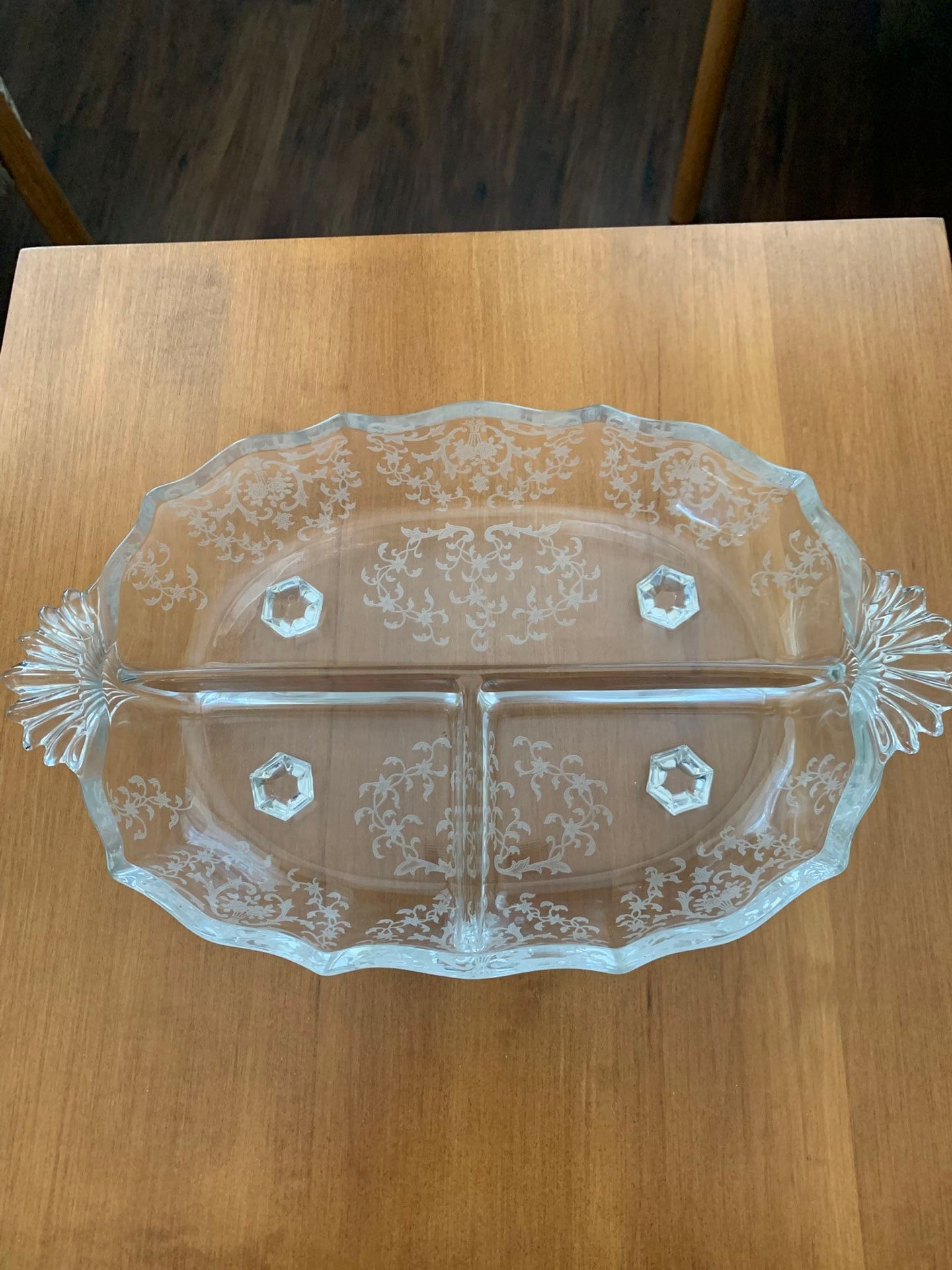Beautiful Cambridge 3-part Divided Relish Dish. Etched, Footed, Clear Glass.