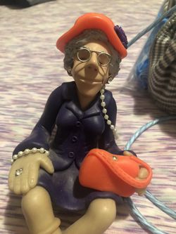 Limited Edition Amanning Old Lady Sitting Position To Put On A Table Or Fireplace Excellent Condition