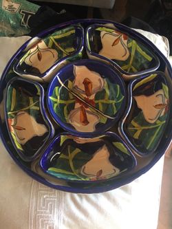 Chip and dip bowls