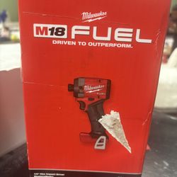 Milwaukee Drill M18