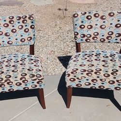 Accent chairs