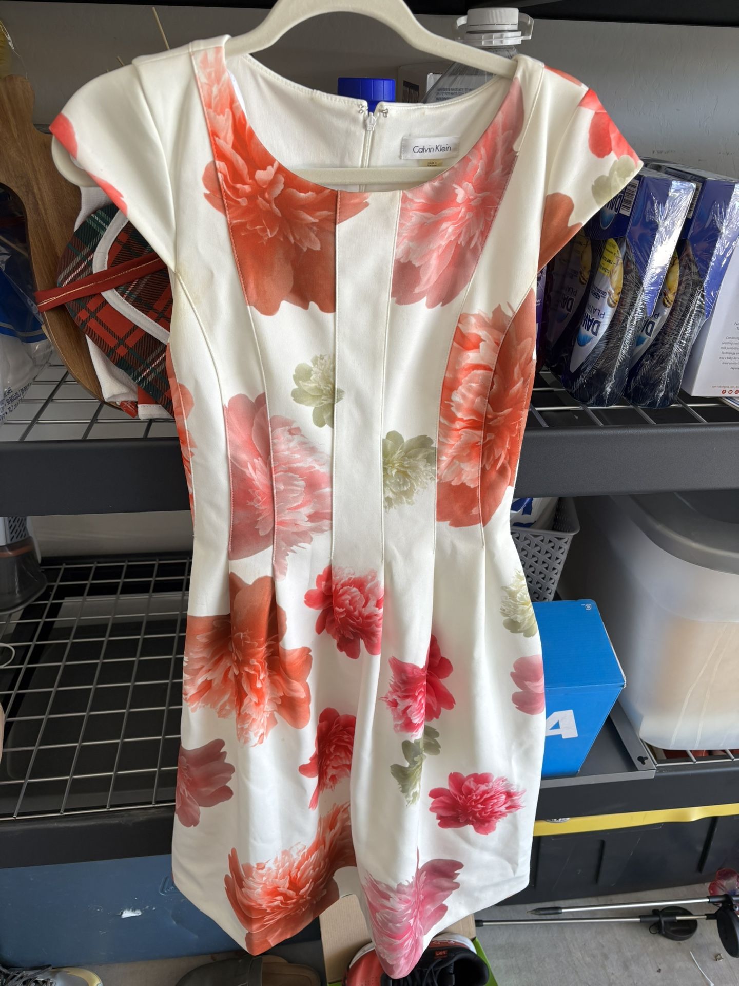 *Women’s Dresses/Skirt*