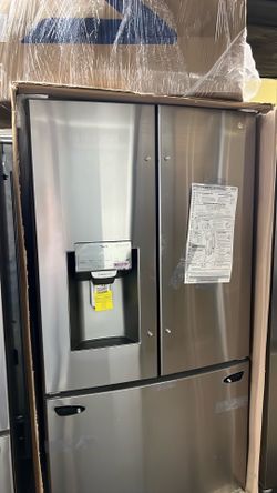 NEW IN BOX LG FRENCH STYLE REFRIGERATOR STANDARD SIZE
