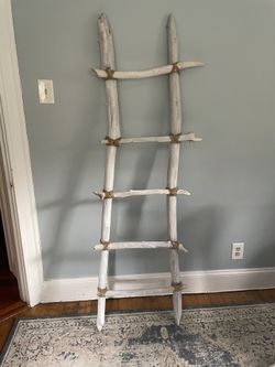 Driftwood Blanket Ladder