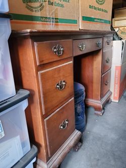 Antique Writey desky desk $75