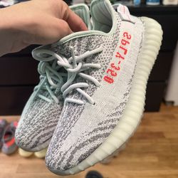 Yeezy boost 350 v2 blue tint size 6.5