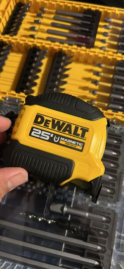 Dewalt 25 Ft Measuring Tape Magnetic 🧲 