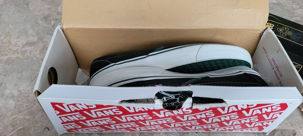 NIB Van's Size 10 Mens