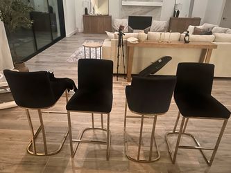 4 counter top chairs Black velvet