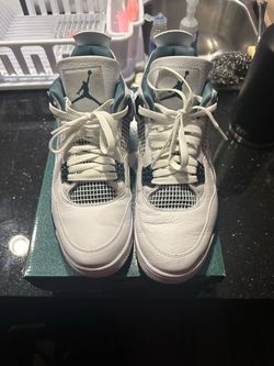 Jordan 4 Retro