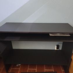 Room Essential Table/desk