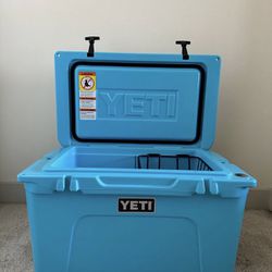 YETI Tundra 45 Cooler - REEF BLUE Limited Edition - Rare!