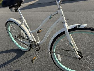 Huffy Cranbrook 26” Women’s Beach Cruiser Bike – White & Mint