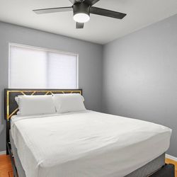 Queen Bedroom Set Black and Gold