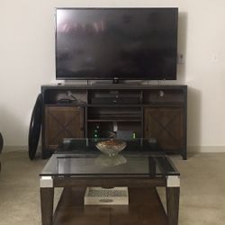 Beautiful TV console and Coffee Table $380