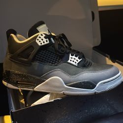 Jordan 4s