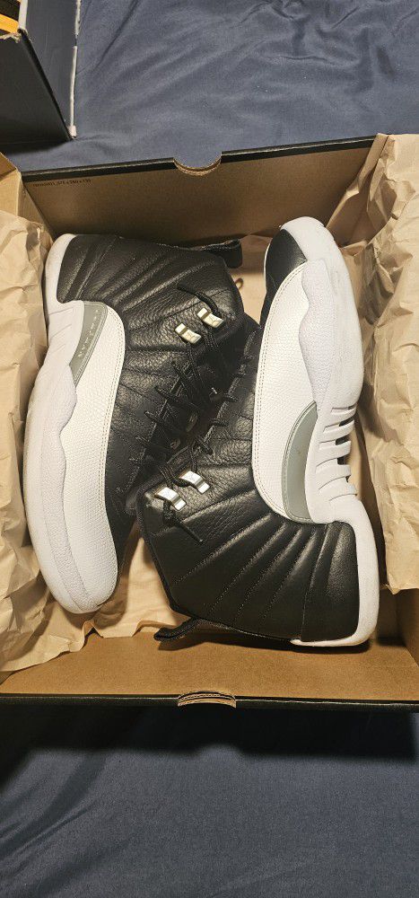 Play Off 12s Size 13 9/10 