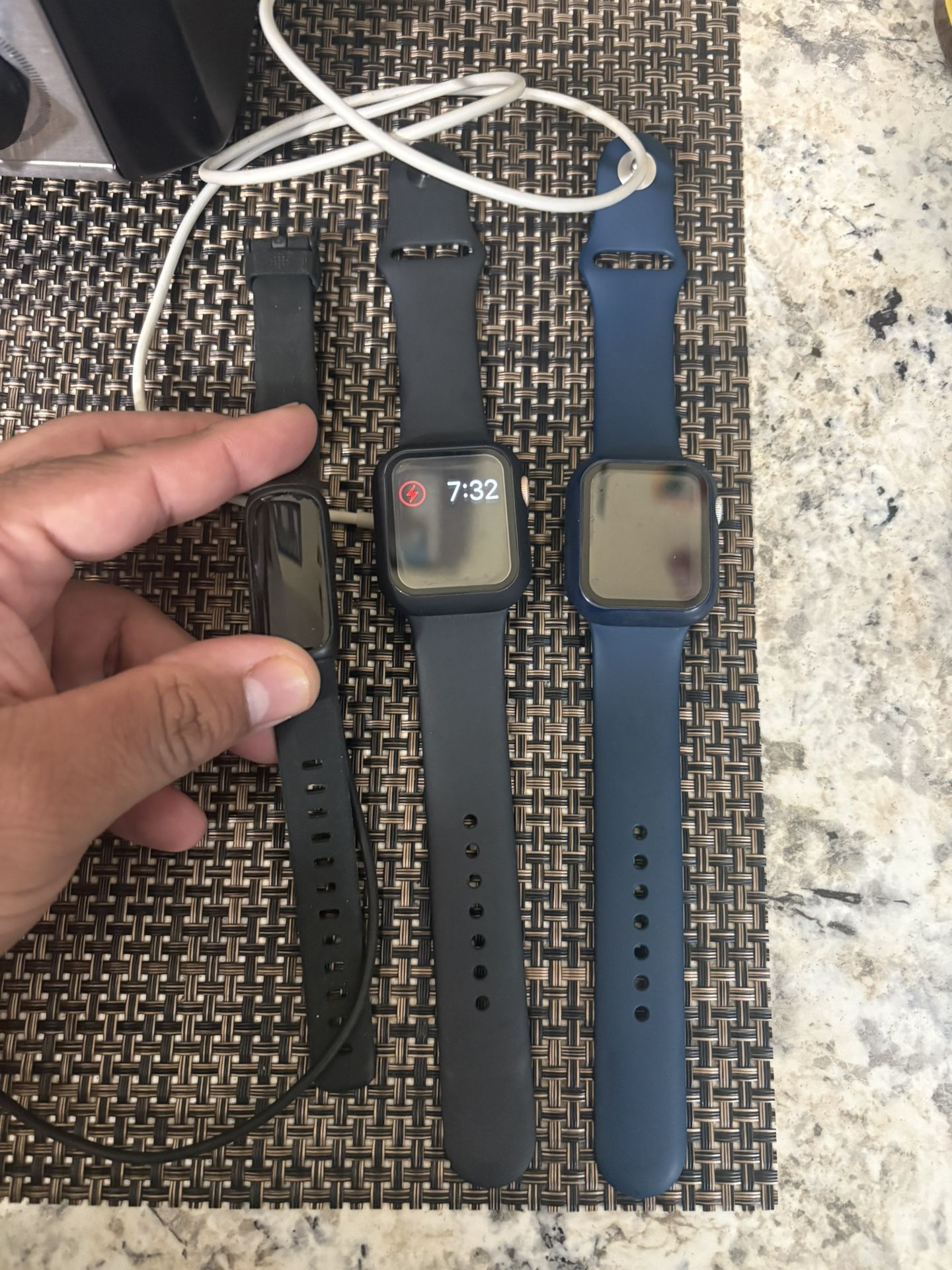 Apple Watch SE & Fitbit Watches