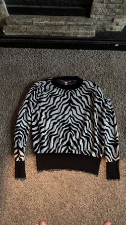 Zebra sweater yassssa