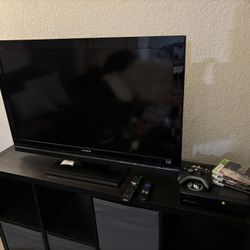 35” Sony TV w/ Roku 