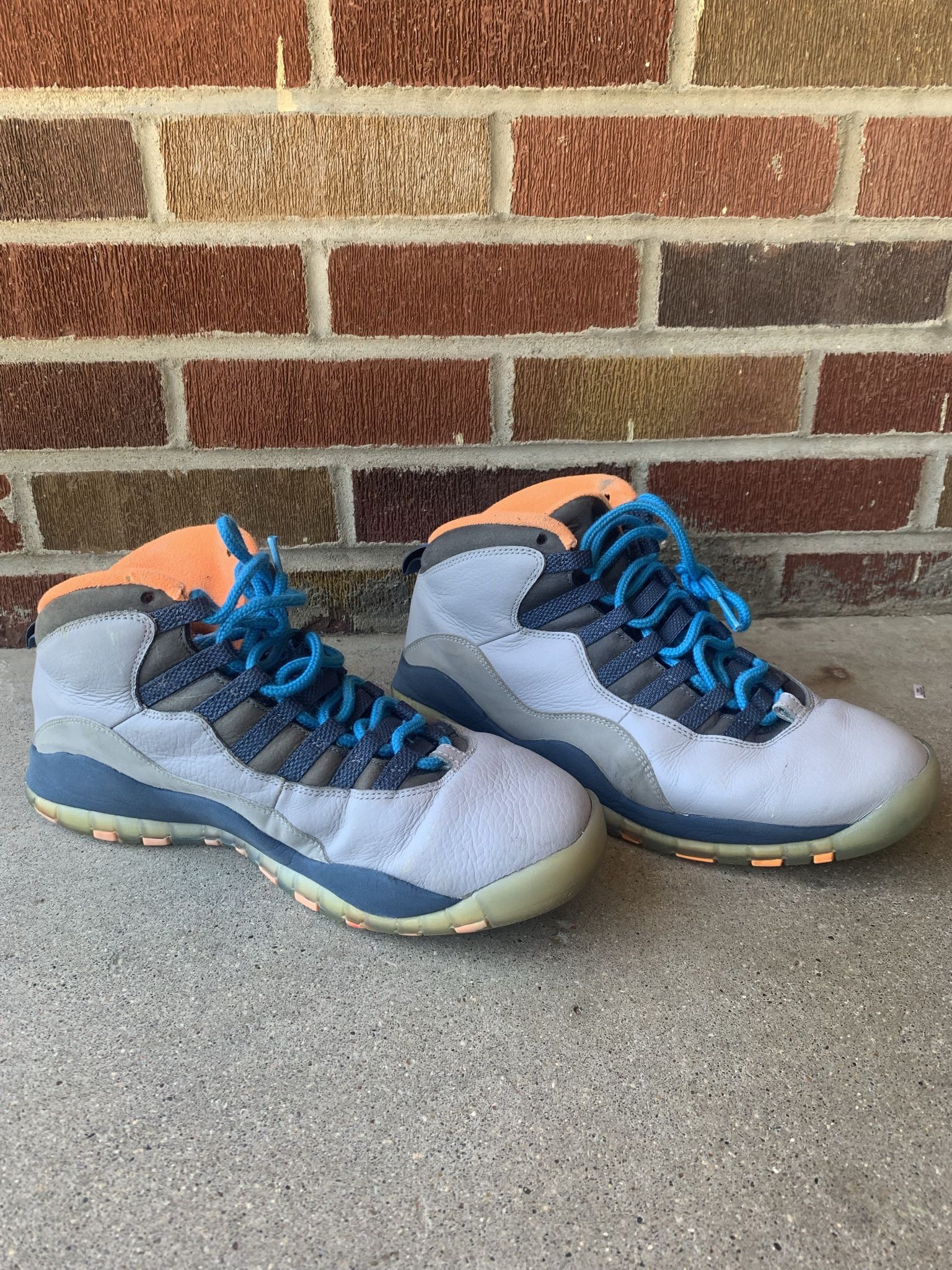 Used 4/10 Air Jordan 10 Retro 'Bobcats'  Size: 10.5🔌 $40( NO BOX)