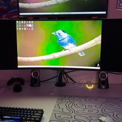Selling Odyssey G9 OLED 240 Hz 49 In Wide 