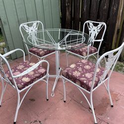 Metal Patio Furniture (Table 36”D X 30”H) In Excellent Condition With Removable Cushions (for Outdoor) $120 Firm On Price