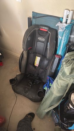 Graco Boaster seat/ car seat 3 in 1