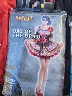 Women's Halloween costumes 🎃