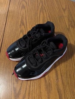 Air Jordan 11 Low Bred Sneakers