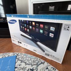 Samsung 43” Smart TV