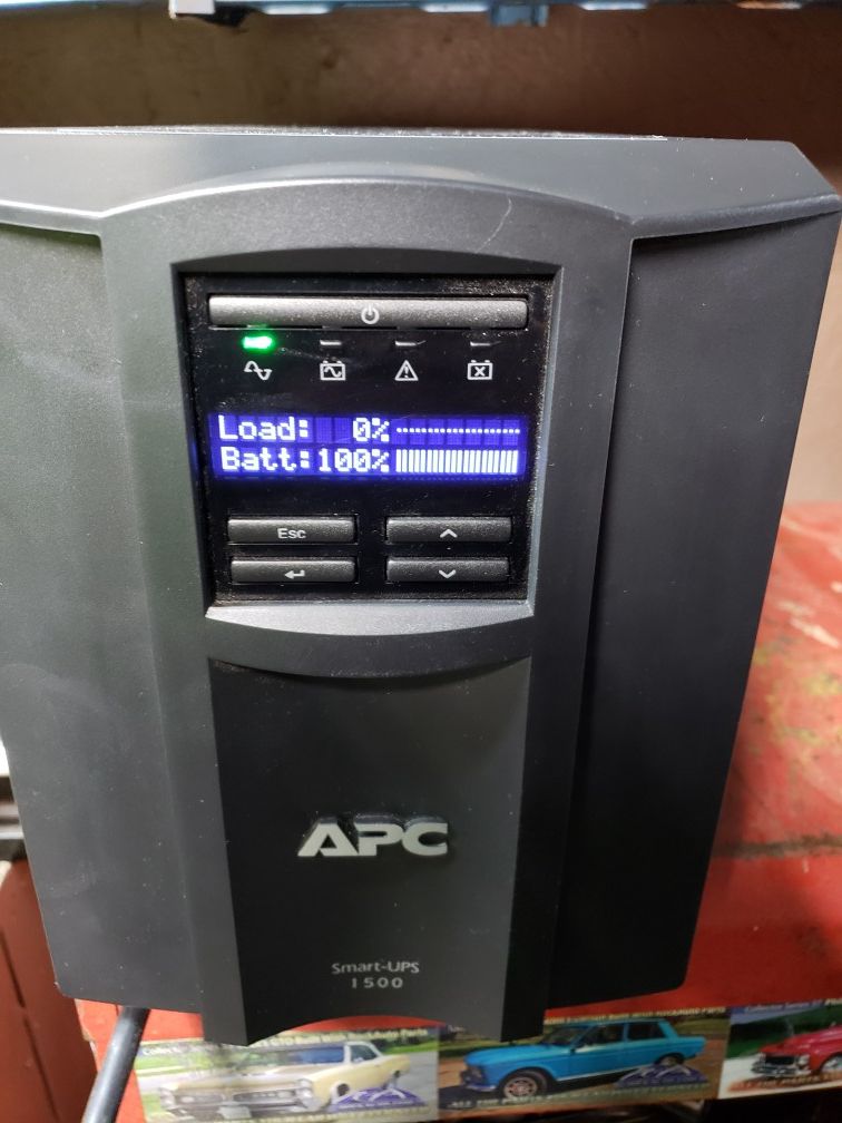 *GAMERS!!*APC 1500 UPS Battery backup