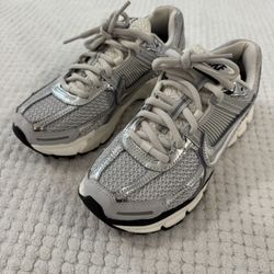 Women’s Nike Zoom Vomero 5