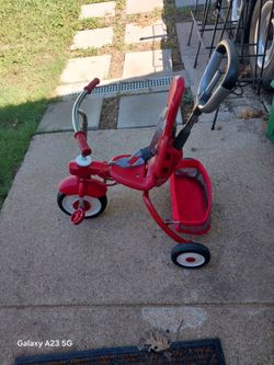 Tricycle radio Flyer