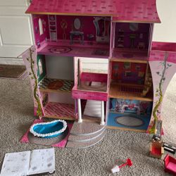 Doll House 