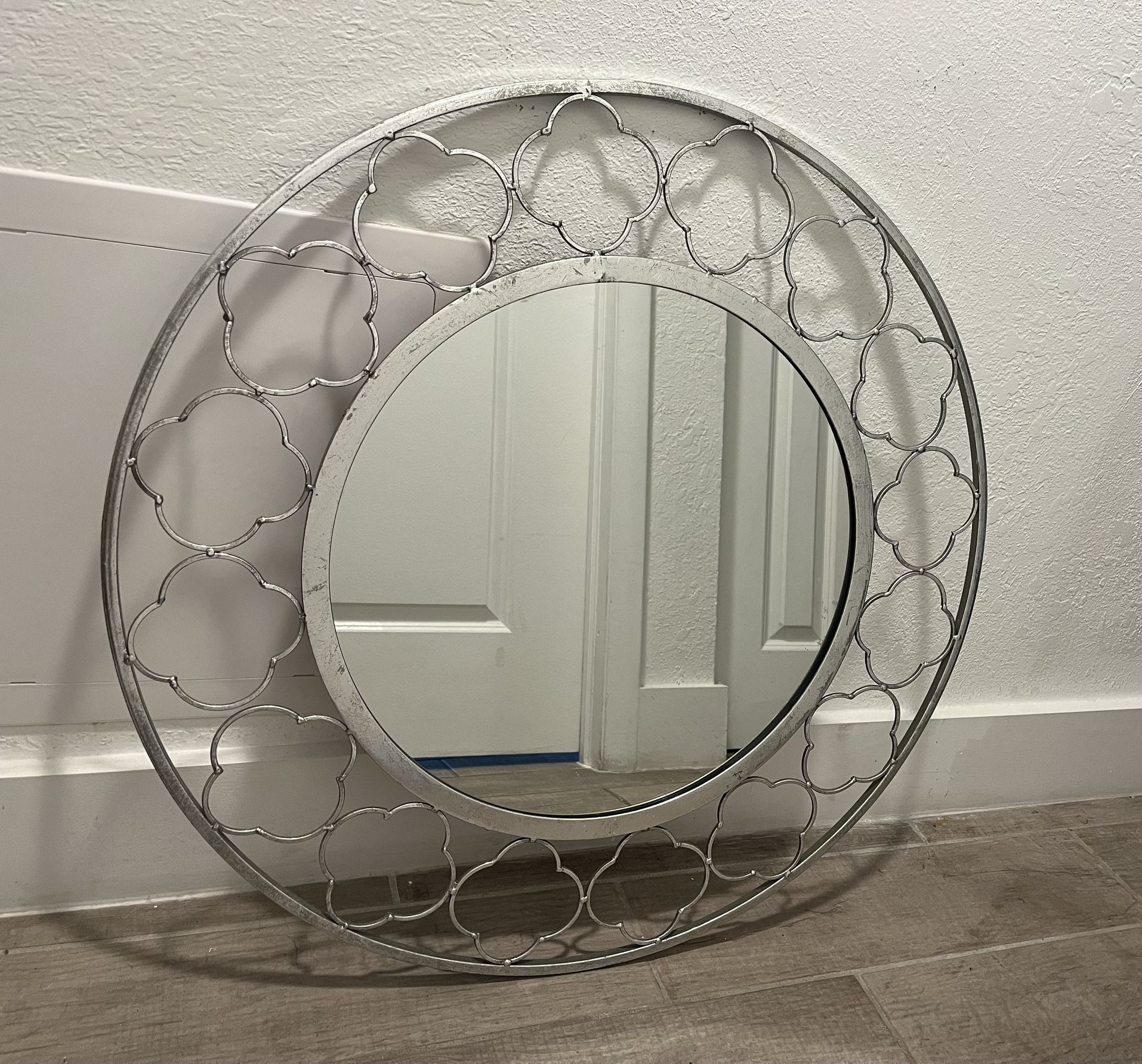 Modern Style Circle Mirror 