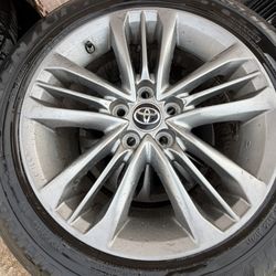2015 Toyota Camry Wheels 