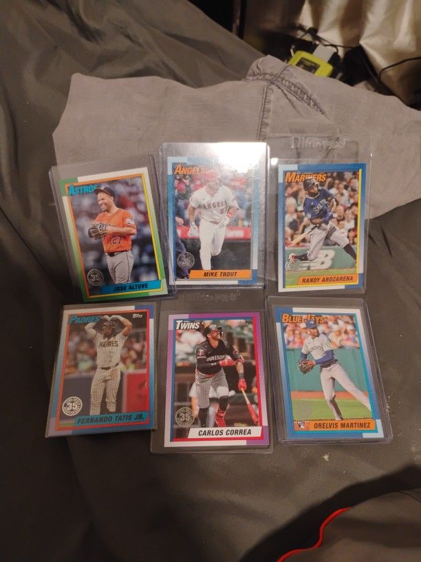 Topps 2025 1990 Alt Insert