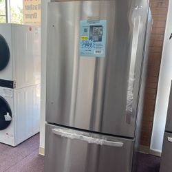 Refrigerator Stainless Steel 33” Inches New Open Box And 1 Year Warranty 